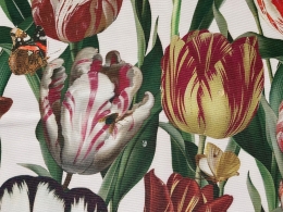 Farbenfroher Dekostoff mit Tulpen, Breite 160 cm, sehr pflegeleicht